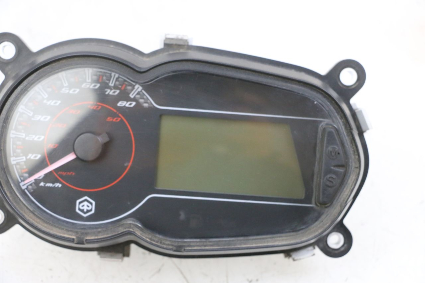 photo de SPEEDOMETER PIAGGIO NEW TYPHOON 50 (2018 - 2021) - Additional view of the item