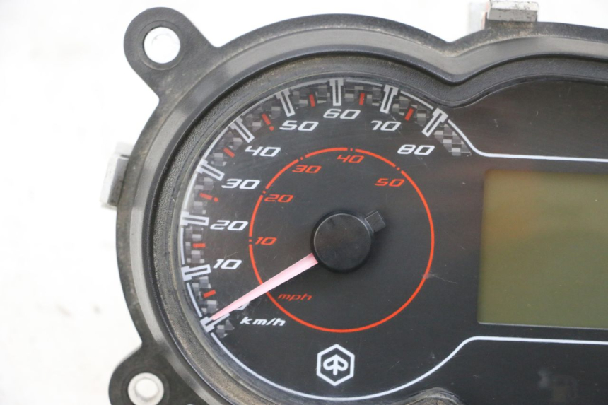 photo de SPEEDOMETER PIAGGIO NEW TYPHOON 50 (2018 - 2021) - Distinctive features