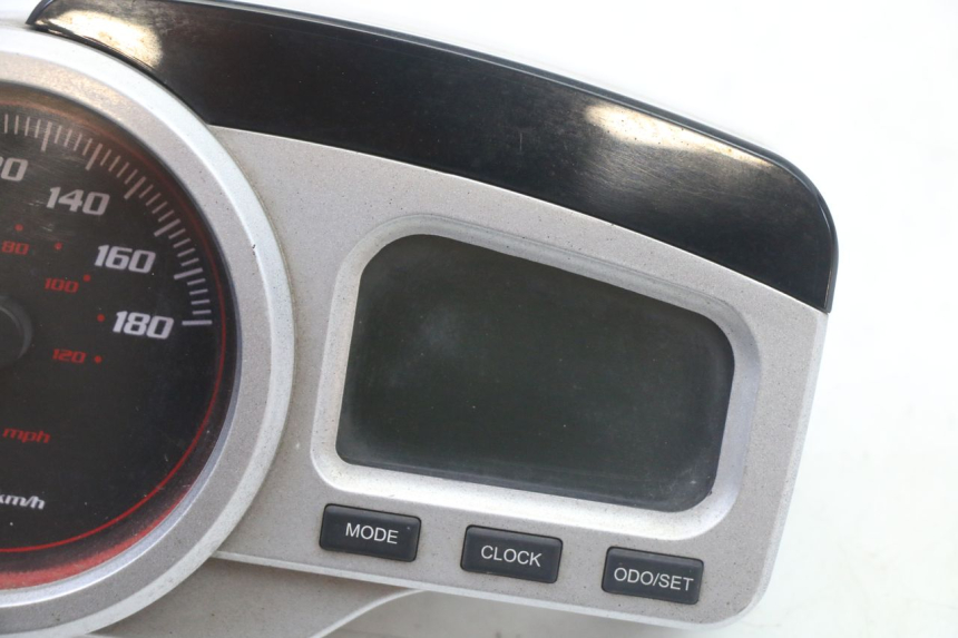 photo de SPEEDOMETER GILERA NEXUS 125 (2009 - 2013) - Alternative perspective