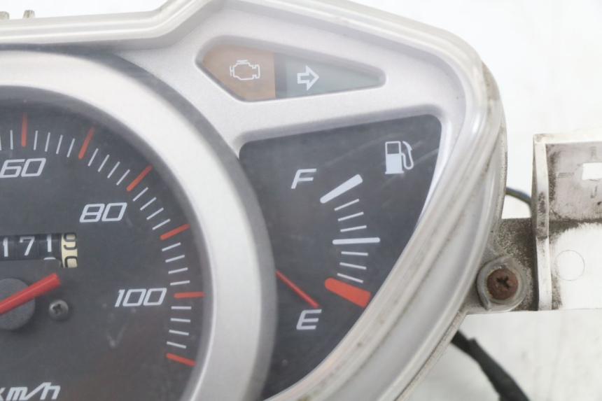 photo de SPEEDOMETER HONDA NHX LEAD 110 (2008 - 2010) - Fixing points details
