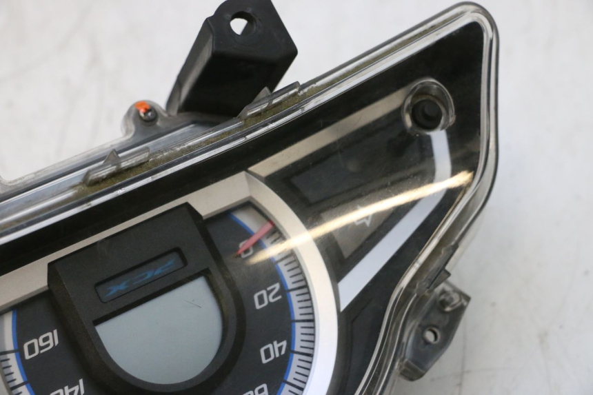 photo de SPEEDOMETER HONDA PCX (JF57/JF64) 125 (2014 - 2018) - Alternative perspective
