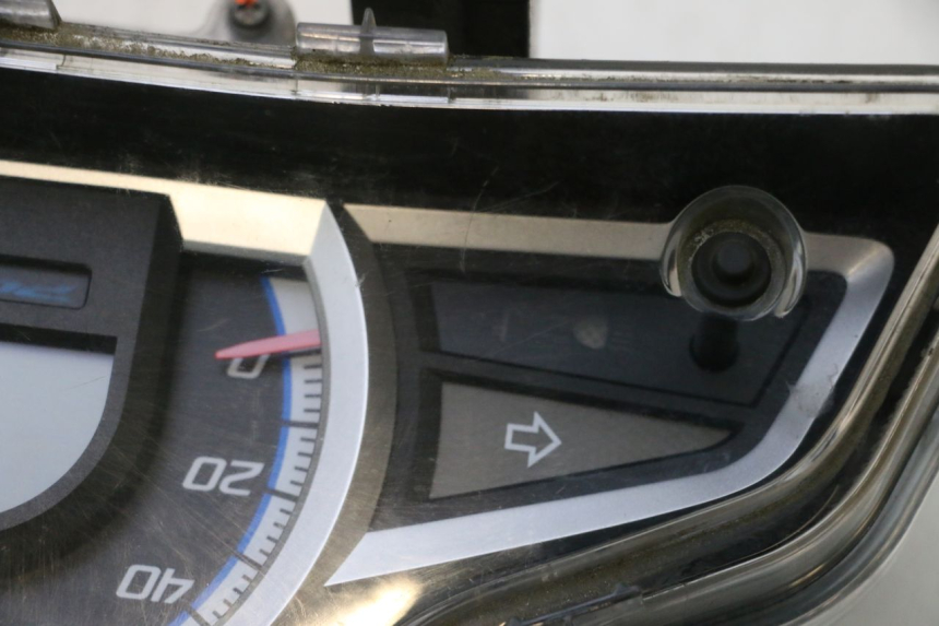 photo de SPEEDOMETER HONDA PCX (JF57/JF64) 125 (2014 - 2018) - Fixing points details