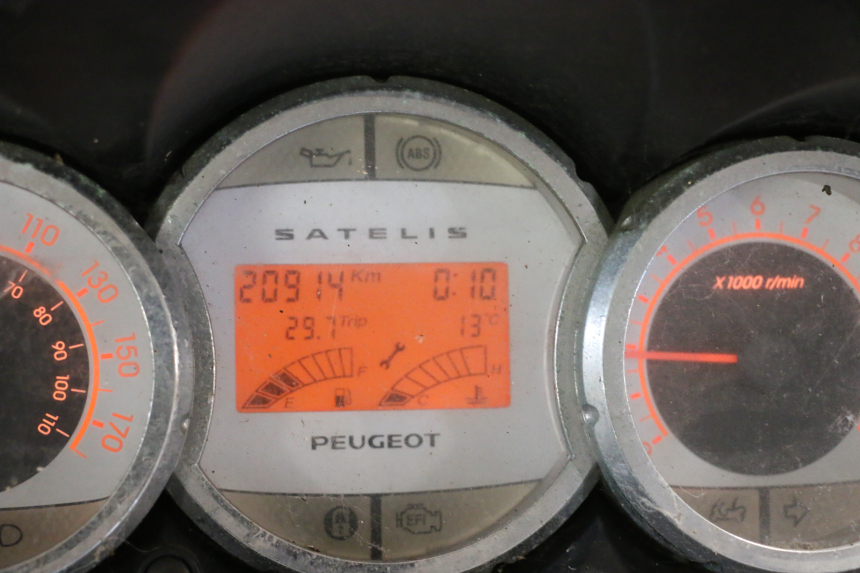 photo de SPEEDOMETER PEUGEOT SATELIS COMPRESSOR K15 125 (2006 - 2009) - Technical close-up
