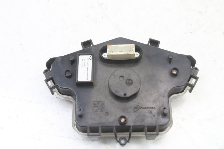 photo de SPEEDOMETER PEUGEOT SPEEDFIGHT 3 LC 2T 50 (2009 - 2015) - Surface and material condition