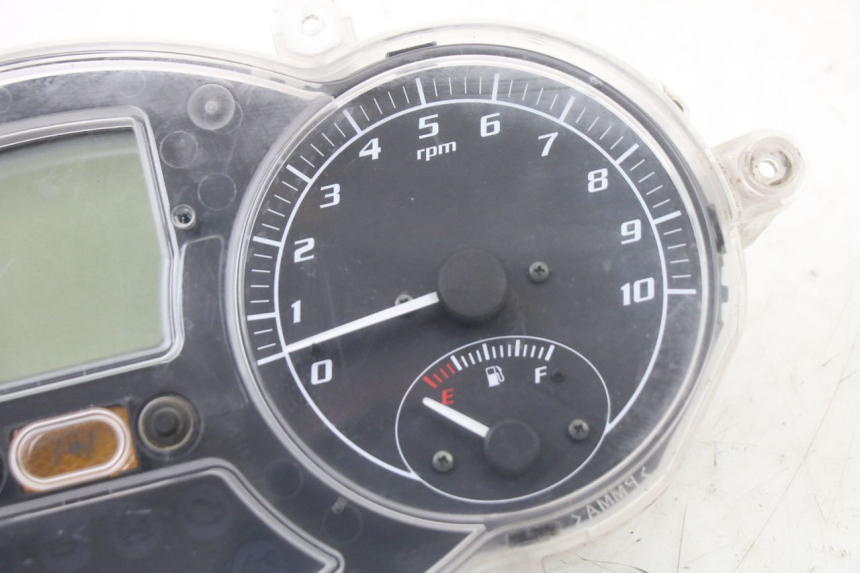 photo de SPEEDOMETER PIAGGIO MP3 LT 400 (2007 - 2012) - Alternative perspective