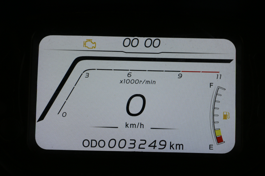 photo de SPEEDOMETER JM MOTORS R-MAX TECH 50 (2024 - 2026) - Zoom on usage condition