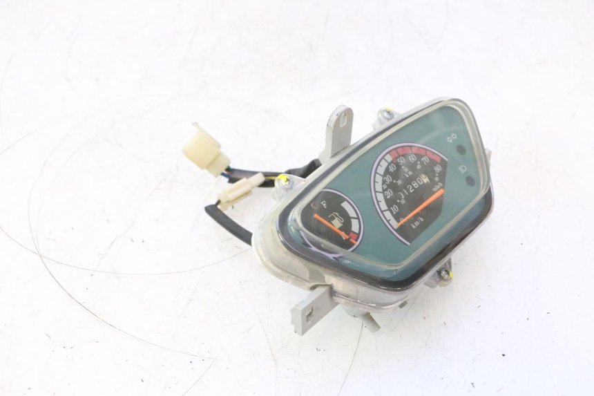 photo de SPEEDOMETER VASTRO R-ONE 4T 50 (2014 - 2022) - Surface and material condition