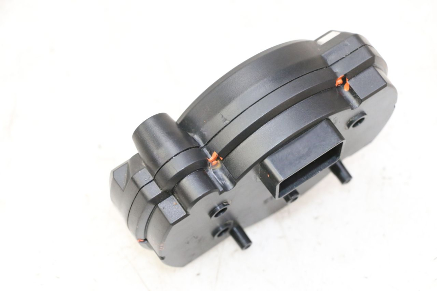 photo de SPEEDOMETER MAG POWER R-STREET 50 (2016 - 2025) - Distinctive features