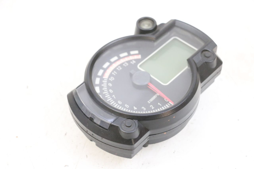 photo de SPEEDOMETER MAG POWER R-STREET 50 (2016 - 2025) - Fixing points details