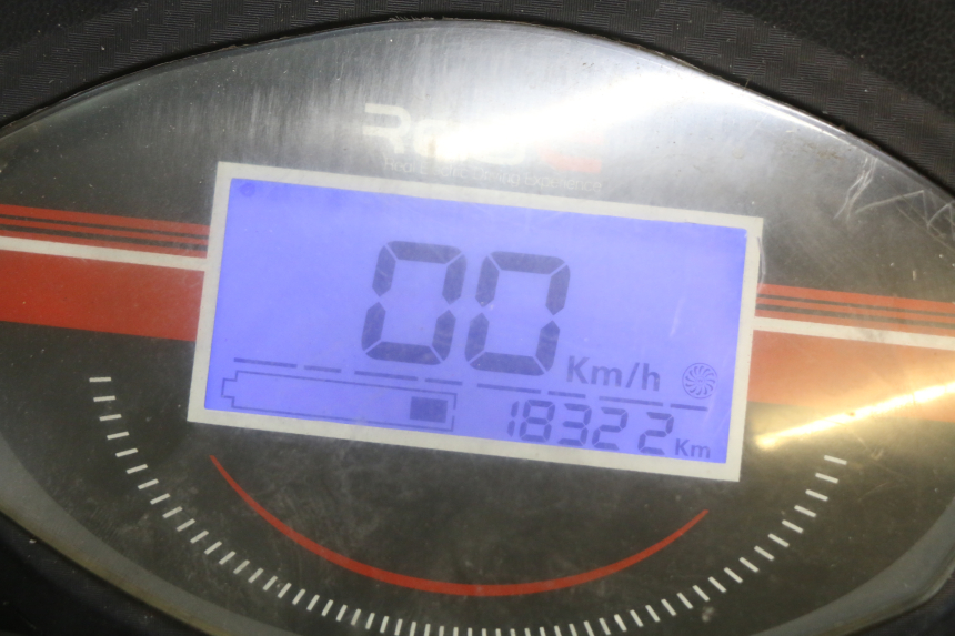 photo de SPEEDOMETER RED ELECTRIC RED E PRO 1 (2017 - 2019) - Fixing points details