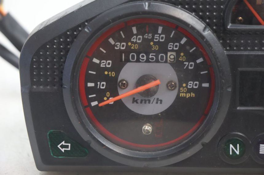 photo de SPEEDOMETER YAMASAKI ROADSTER 50 (2013 - 2018) - Component detail