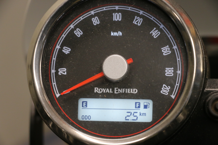 photo de SPEEDOMETER ROYAL ENFIELD CONTINENTAL GT 650 (2019 - 2024) - Zoom on usage condition