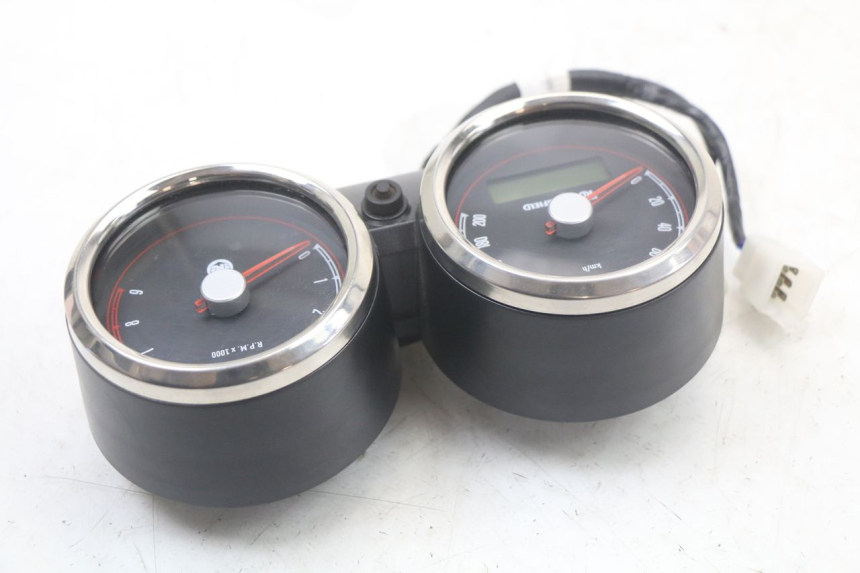 photo de SPEEDOMETER ROYAL ENFIELD CONTINENTAL GT 650 (2019 - 2024) - Technical close-up