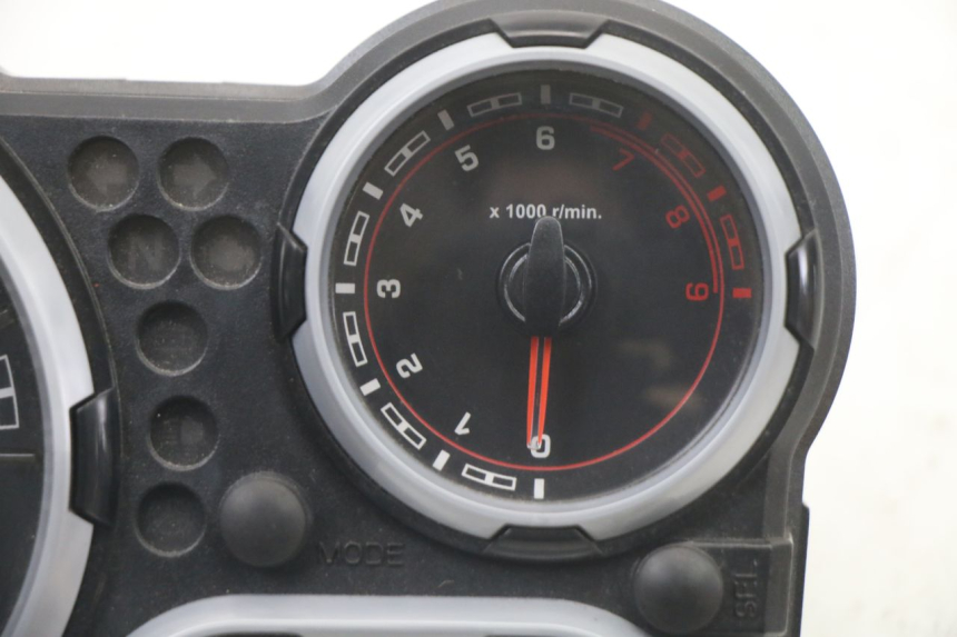 photo de SPEEDOMETER ROYAL ENFIELD HYMALAYAN 410 (2016 - 2023) - Alternative perspective