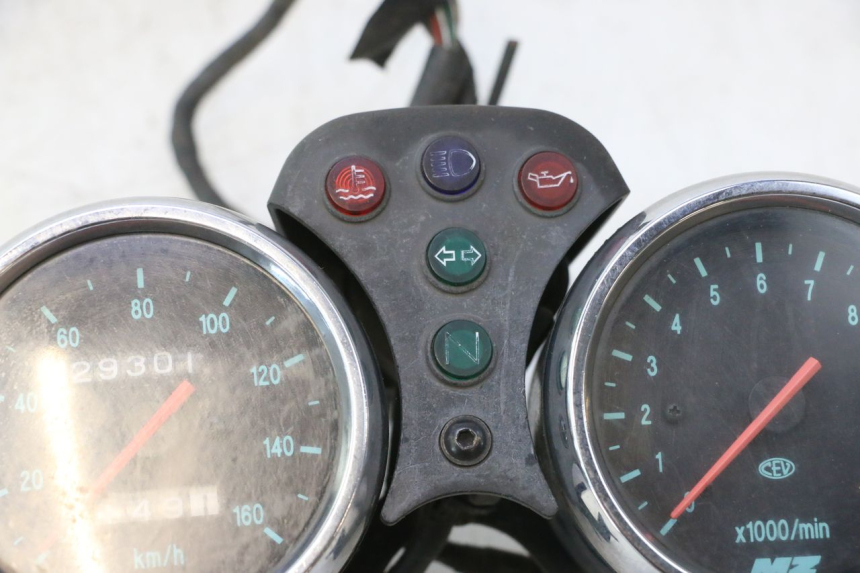 photo de SPEEDOMETER MZ RT 125 (2000 - 2008) - Fixing points details