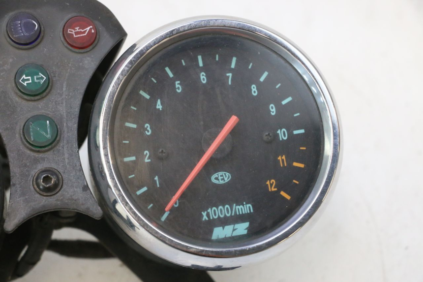 photo de SPEEDOMETER MZ RT 125 (2000 - 2008) - Surface and material condition