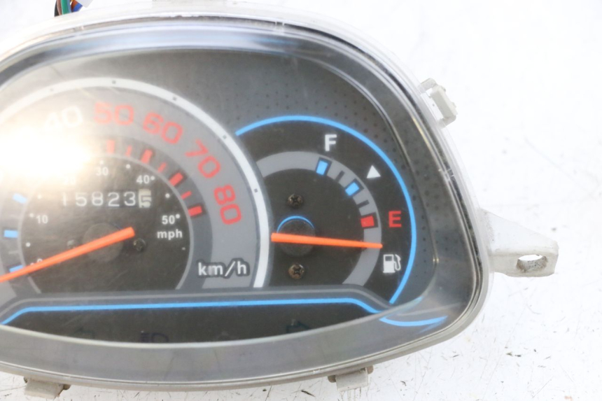 photo de SPEEDOMETER JM MOTORS SANTANA 50 (2014 - 2023) - Focus on structure