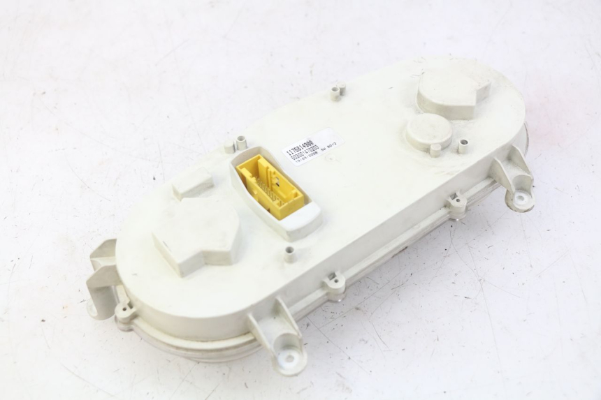 photo de SPEEDOMETER PEUGEOT SATELIS COMPRESSOR K15 125 (2006 - 2009) - Fixing points details