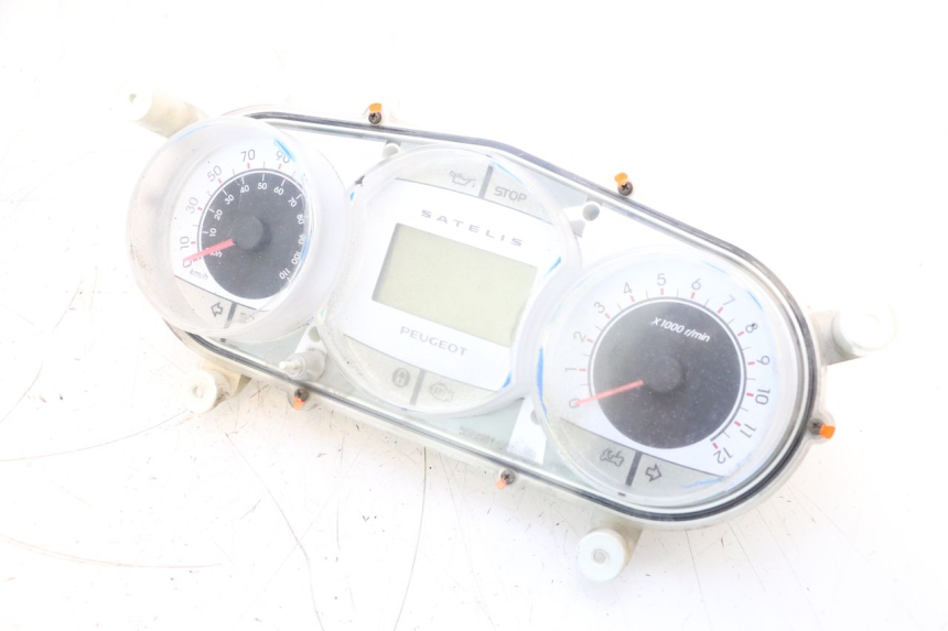 photo de SPEEDOMETER PEUGEOT SATELIS COMPRESSOR K15 125 (2006 - 2009) - Focus on structure