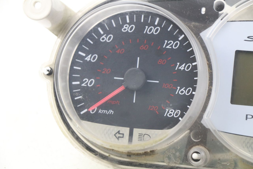photo de SPEEDOMETER PEUGEOT SATELIS 300 (2012 - 2015) - High-resolution close-up