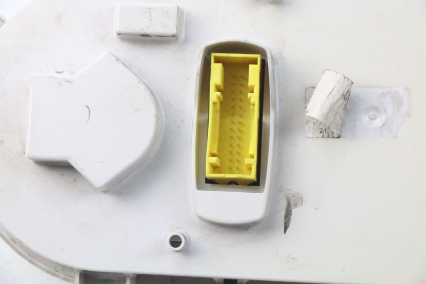 photo de SPEEDOMETER PEUGEOT SATELIS 300 (2012 - 2015) - Surface and material condition