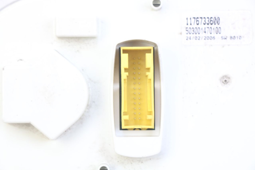 photo de SPEEDOMETER PEUGEOT SATELIS 125 (2006 - 2009) - Distinctive features