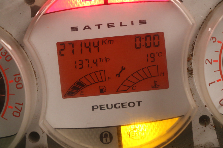 photo de SPEEDOMETER PEUGEOT SATELIS 125 (2006 - 2009) - Detailed visual inspection
