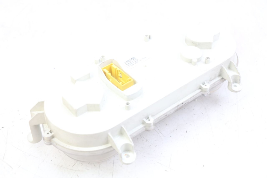 photo de SPEEDOMETER PEUGEOT SATELIS 125 (2010 - 2012) - Fixing points details