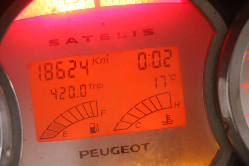 photo de SPEEDOMETER PEUGEOT SATELIS 125 (2010 - 2012) - Alternative angle
