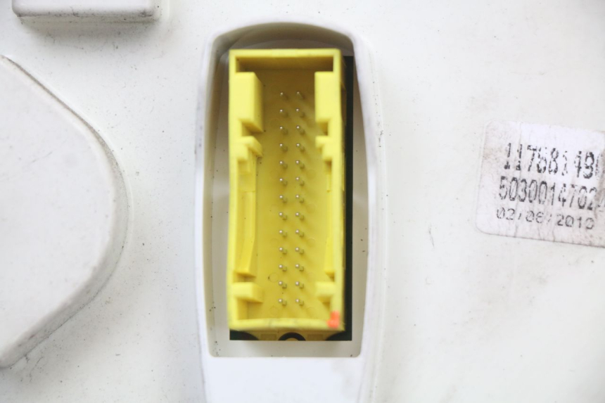 photo de SPEEDOMETER PEUGEOT SATELIS 125 (2010 - 2012) - Surface and material condition