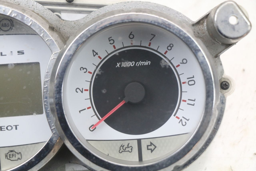 photo de SPEEDOMETER PEUGEOT SATELIS 125 (2006 - 2009) - Technical close-up