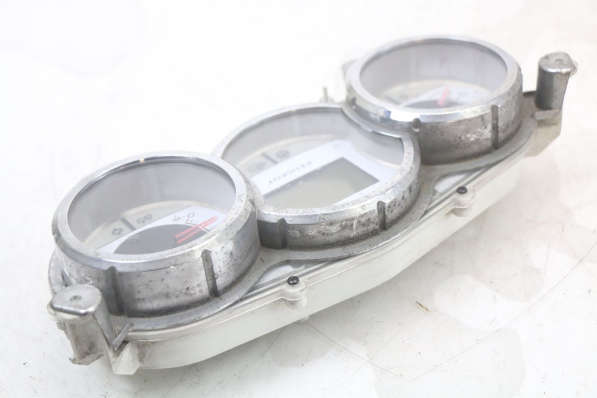 photo de SPEEDOMETER PEUGEOT SATELIS 125 (2006 - 2009) - Fixing points details