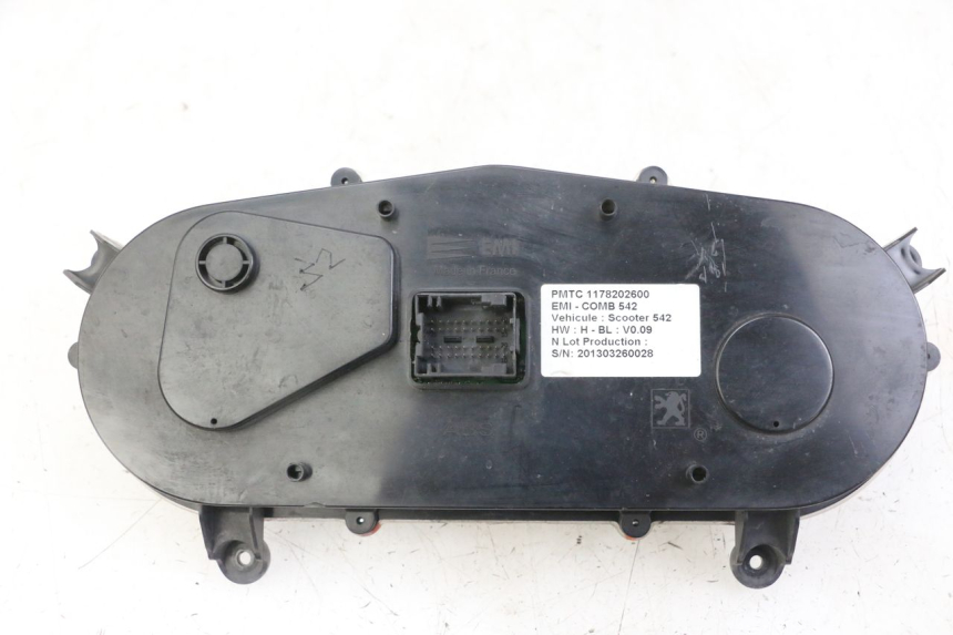 photo de SPEEDOMETER PEUGEOT SATELIS 125 (2013 - 2018) - Fixing points details