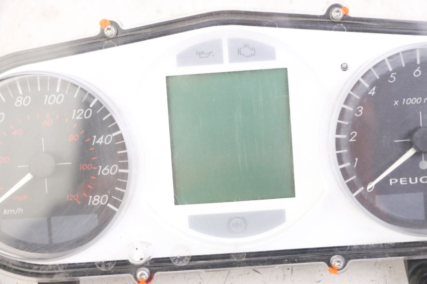 photo de SPEEDOMETER PEUGEOT SATELIS 125 (2013 - 2018) - Distinctive features