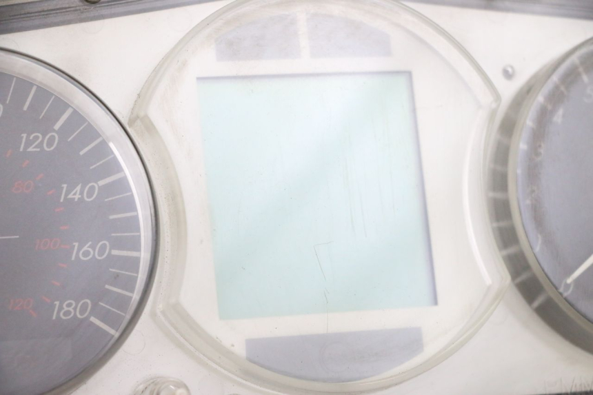 photo de SPEEDOMETER PEUGEOT SATELIS 125 (2013 - 2018) - Zoom on usage condition