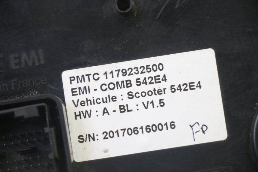 photo de SPEEDOMETER PEUGEOT SATELIS 125 (2013 - 2018) - Distinctive features