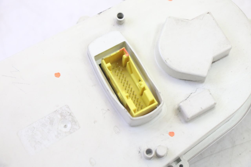 photo de SPEEDOMETER PEUGEOT SATELIS 125 (2006 - 2009) - Additional view of the item