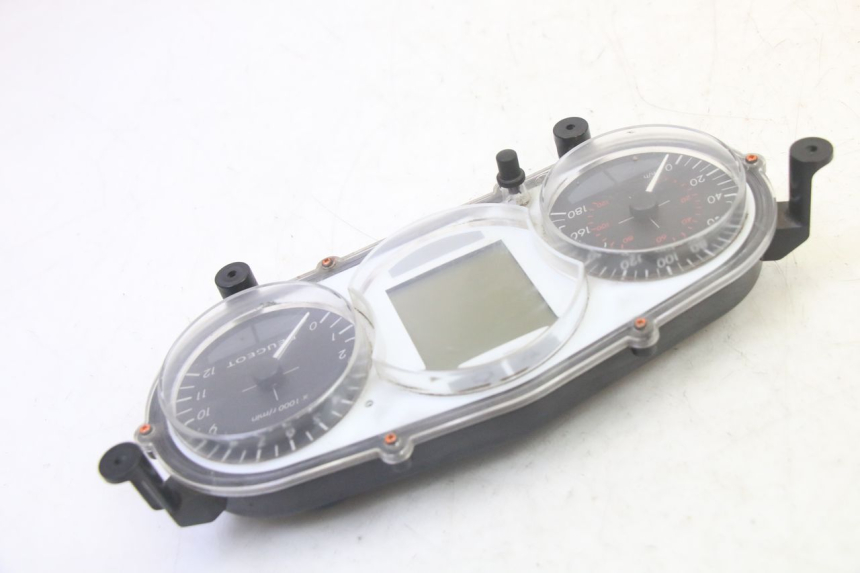 photo de SPEEDOMETER PEUGEOT SATELIS 125 (2013 - 2018) - Fixing points details