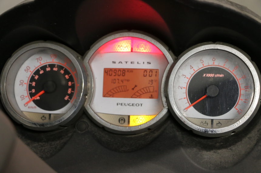 photo de SPEEDOMETER PEUGEOT SATELIS 125 (2006 - 2009) - Component detail