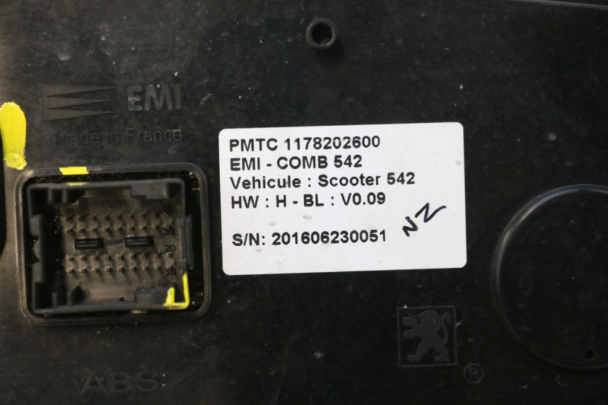 photo de SPEEDOMETER PEUGEOT SATELIS 125 (2013 - 2018) - Additional view of the item