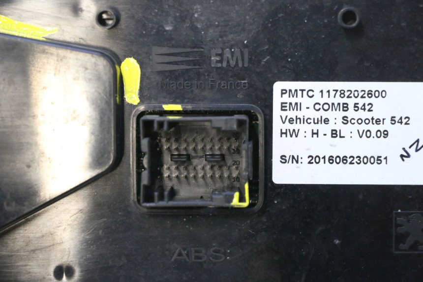 photo de SPEEDOMETER PEUGEOT SATELIS 125 (2013 - 2018) - Distinctive features