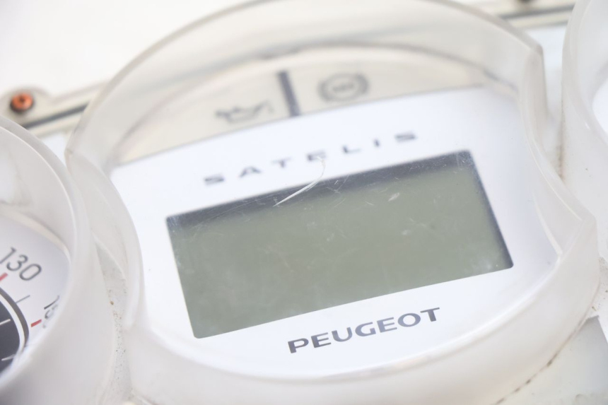 photo de SPEEDOMETER PEUGEOT SATELIS 125 (2006 - 2009) - Surface and material condition