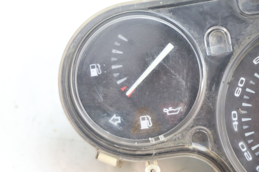 photo de SPEEDOMETER APRILIA SCARABEO GT 125 (1999 - 2007) - Component detail