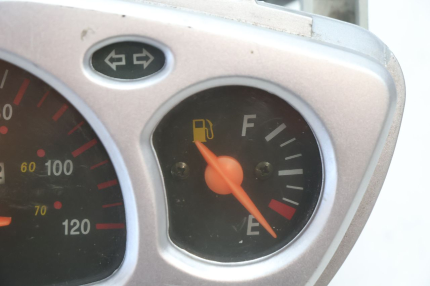 photo de SPEEDOMETER FYM SCOOTERONE 125 (2006 - 2008) - Zoom on usage condition