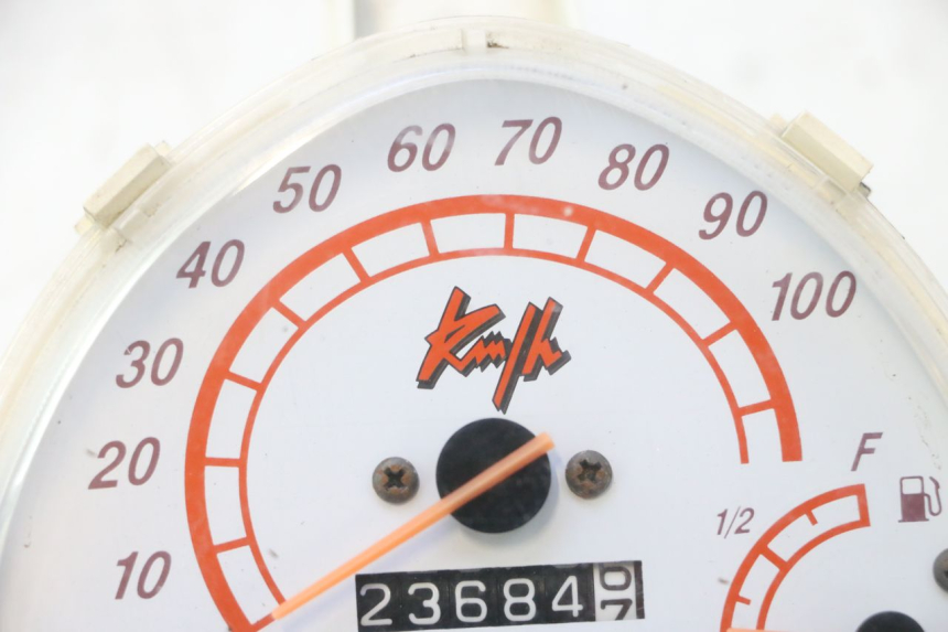 photo de SPEEDOMETER YAMAHA SLIDER 50 (1999 - 2004) - Distinctive features