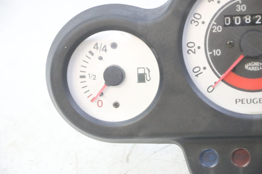 photo de SPEEDOMETER PEUGEOT SPEEDFIGHT 2 LC 50 (2000 - 2009) - Distinctive features