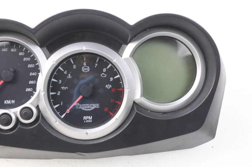 photo de SPEEDOMETER TRIUMPH SPRINT ST ABS 1050 (2005 - 2007) - High-resolution close-up