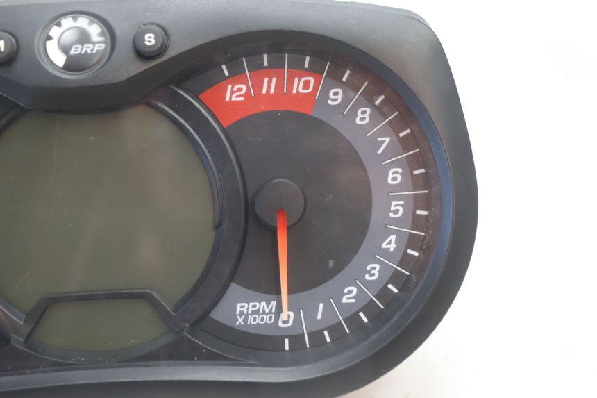 photo de SPEEDOMETER CAN-AM SPYDER RS 1000 (2008 - 2012) - Alternative perspective