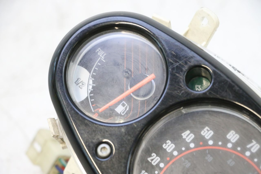 photo de SPEEDOMETER APRILIA SR MOTARD 50 (2012 - 2018) - Alternative perspective