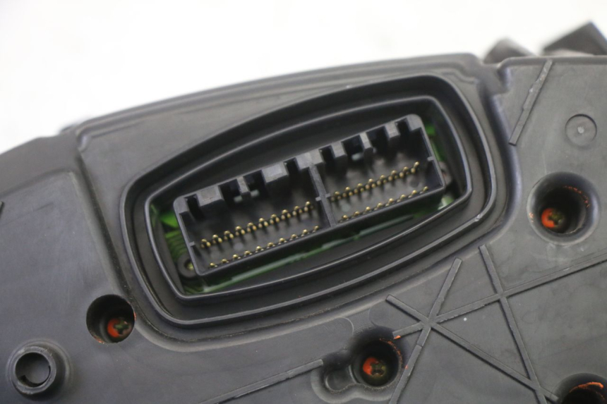 photo de SPEEDOMETER HONDA ST PAN EUROPEAN 1300 (2002 - 2013) - Distinctive features